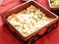 お花見弁当にぴったり！華やか鮭ちらし
