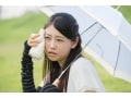 梅雨は朝が勝負！湿気と暑さに負けないメイク仕込み術