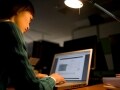 ブルーライトで老化!?有害な光＆大気汚染から肌を守る