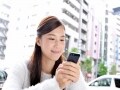 スマホ老眼が原因で肩こり・頭痛が長引く？対策法は？