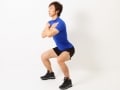 スクワットで前かがみは効果ない⁉効果激減＆正しいスクワットとは