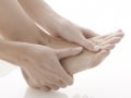 【症例画像あり】爪甲鉤彎症とは…足の爪が分厚くなる原因・症状・治療法・予防法