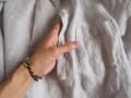 秋まで使えるリネンシャツの選び方・着こなしテク