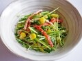 生の豆苗で簡単サラダ！豆苗とカニカマのコールスローレシピ