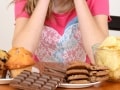 暴飲暴食をやめたい…ストレス過食がやめられないときの対処法