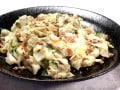 餃子のタネのあまりを活用！シャキシャキなキャベツ・もやし炒め