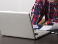 64歳独身、月10万円の年金で暮らさなければならず、貯蓄が底をつくのが心配