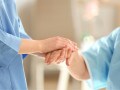54歳契約社員。末期ガンの父と認知症の母の介護にお金がかかり、貯金がなくなりそうです