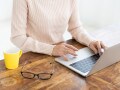 64歳一人暮らし。貯金は900万円。毎月の支出は20万円で貯金を取り崩しています