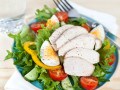 サラダチキンの栄養素・人気の理由…ダイエットや筋トレにも効果的？