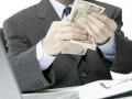 26歳、消費者金融のローンが100万円。「足りないと借りる」を繰り返しています……