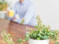 32歳で金融資産1150万円達成した貯蓄達人。 「上のクラスの生活レベルに憧れたらキリがないと割り切った」