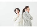 他人を貶めて優位に立とうとする嫌な女友だちが窮地に…助けるべき？