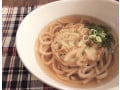 サッと食べたいランチに！ コープの「讃岐 5種野菜のかき揚げうどん」が大活躍