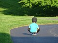 公園の禁止事項が「道路族」を増やす？スケートボードから考える、子どもの健全な遊び場