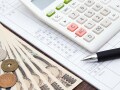 52歳会社員。貯金890万円。母親と二人暮らしで貯金を増やすにはどうしたらいいでしょう？