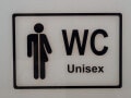 日本と違う「フィンランドのトイレ」事情！小便器の位置が高すぎる？ 公衆トイレで進む「男女共用化」