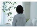 50代は「地味色の服が分相応」と主張。杓子定規な「真面目すぎ妻」が息苦しい夫のぼやき集