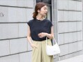Q.「Tシャツ」を着ると部屋着っぽくてなんかダサい…大人女性がおしゃれに着こなすには？