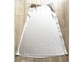 上品な高見え「サテンスカート」をユニクロで発見！ 秋まで着まわせてコスパも最高【着用レビュー】