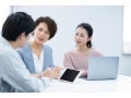車内広告で金利0.3％の普通預金が適用される銀行があると知りました。利用する上での注意点は何でしょうか？