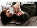 SNSを見る癖がついていて、スマホから離れられない…簡単に「SNS断ち」したい人におすすめの方法は？