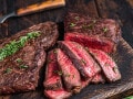Q. ステーキの焼き加減が「レア」でも、食中毒リスクはありませんか？