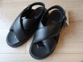 ユニクロ3990円「ストラップサンダル」が買い！ 今っぽさ抜群＆軽くて歩きやすい【着用レビュー】