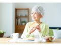 62歳・金融資産8740万円女性「パンや食料品が10％割引。魔法のカードを手に入れたような気分」贈り物にも使える株主優待銘柄は？