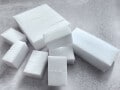 掃除の定番だけど…？ 意外と知らない「メラミンスポンジを使ってはいけない場所」6選