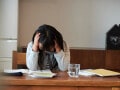 運動会では「きっと転ぶ」、私立高受験に失敗し「親思いだね」。母の「呪い」に苦しむ女性の人生
