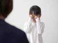 結婚式の日、私は親を諦めた……。毒親の呪縛に死後も苦しむ40歳女性が「決断したこと」