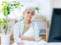 貯蓄350万円「旅行や外食はしない。ネットフリックスを見るのが楽しみ」70歳女性の年金生活