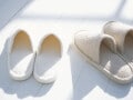 実は“5つの汚れ”で不衛生な「スリッパ」、実際どれくらい汚いの？ 洗い方や頻度は？