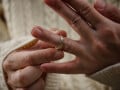 夫の定年退職の日に「離婚してほしい」と伝えたが……。「離婚できなかった」70歳女性の絶望