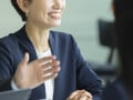 「20年の仕事人生で、一番やりやすい」40代オジサン部下が「年下女性上司」を受け入れたワケ