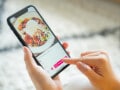 「なんで自分のギガを使う必要が？」賛否両論のスマホ注文。“スマホありき”のサービスに疑問も