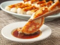 「餃子50個が届いて家族でパーティー」33歳女性が5年保有する冷凍食品どっさりの株主優待