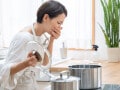 Q. 「一晩寝かせたカレーは、しっかり加熱しても危険」って本当ですか？