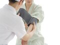 3人に1人が要注意！ 命にかかわる「高血圧」…無症状で進み、脳卒中や心筋梗塞を起こす危険性も