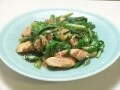 韮と鶏胸肉で作る、にらとり炒め