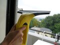 窓ガラス拭きが、片手で５分で終了！