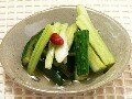 サラダ感覚の漬物　胡瓜とセロリの梅酒漬け