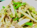 旬の筍で作る　竹の子と牛肉の炒め物