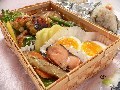 駅弁の空き容器を再利用！ 行楽竹篭弁当