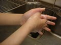 手洗いの基本！感染予防認定医師がレクチャー