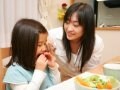 子どもの英語、２歳は早すぎる？