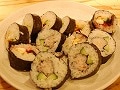 行楽弁当に「ふとまきまっきー」の飾り寿司