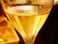 黄金のシャンパン『クリスタル』を飲む