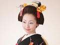 花嫁かつらで艶やかな日本髪になる！